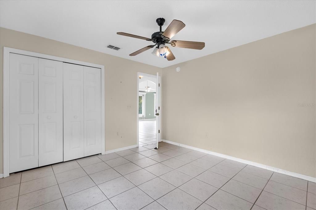 For Sale: $450,000 (3 beds, 3 baths, 1863 Square Feet)