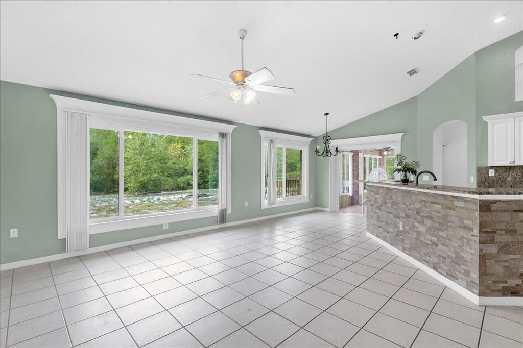 For Sale: $450,000 (3 beds, 3 baths, 1863 Square Feet)