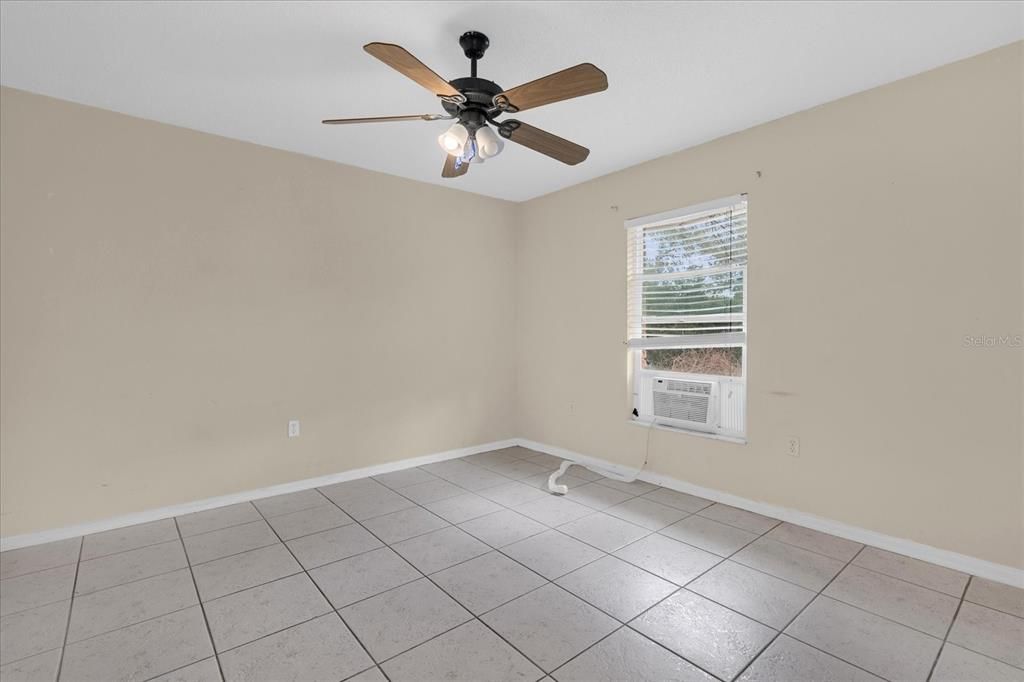 For Sale: $450,000 (3 beds, 3 baths, 1863 Square Feet)