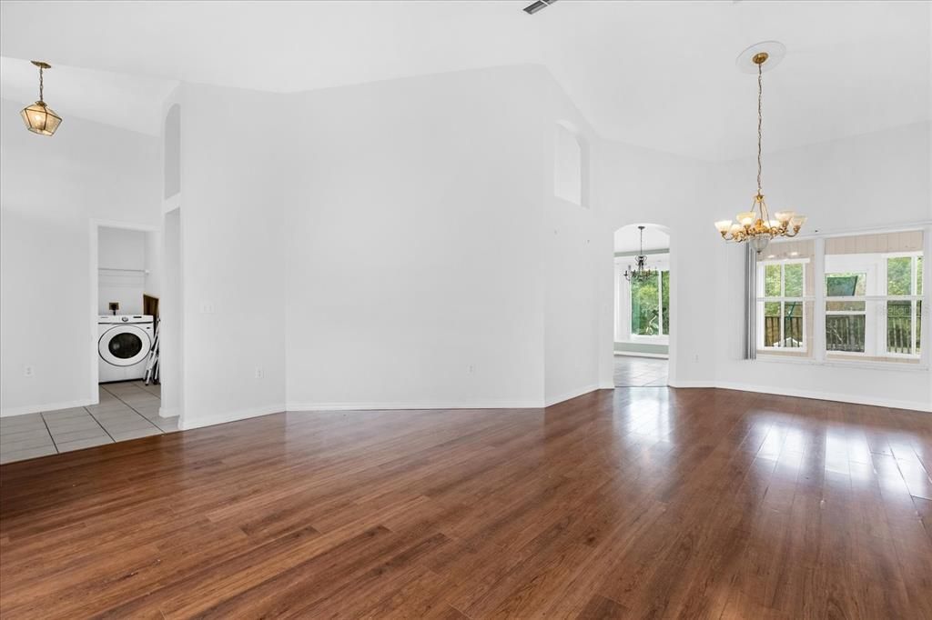 For Sale: $450,000 (3 beds, 3 baths, 1863 Square Feet)