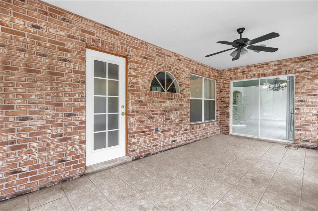 For Sale: $450,000 (3 beds, 3 baths, 1863 Square Feet)