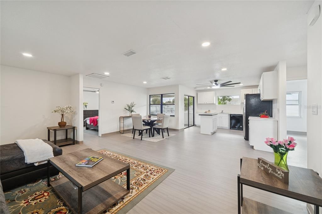 En Venta: $310,000 (3 camas, 2 baños, 1368 Pies cuadrados)