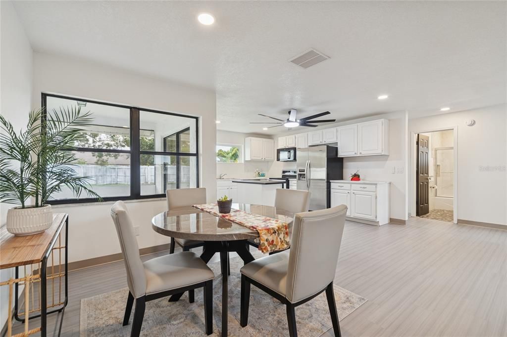 En Venta: $310,000 (3 camas, 2 baños, 1368 Pies cuadrados)