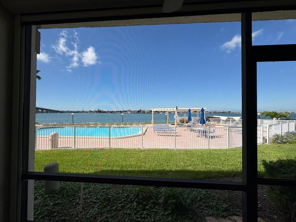 For Rent: $3,800 (2 beds, 2 baths, 890 Square Feet)