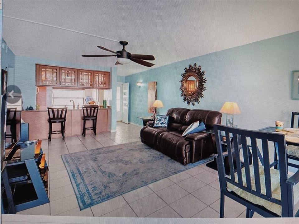 For Rent: $3,800 (2 beds, 2 baths, 890 Square Feet)