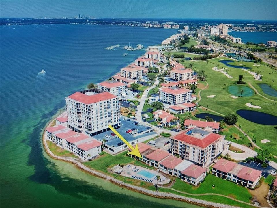 For Rent: $3,800 (2 beds, 2 baths, 890 Square Feet)