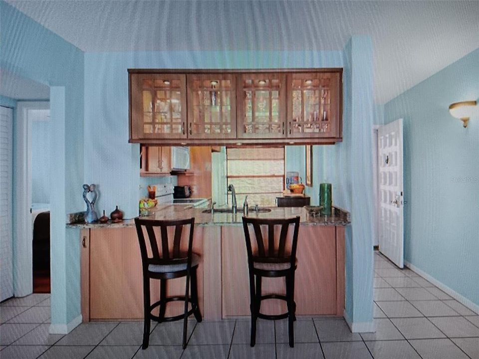 For Rent: $3,800 (2 beds, 2 baths, 890 Square Feet)