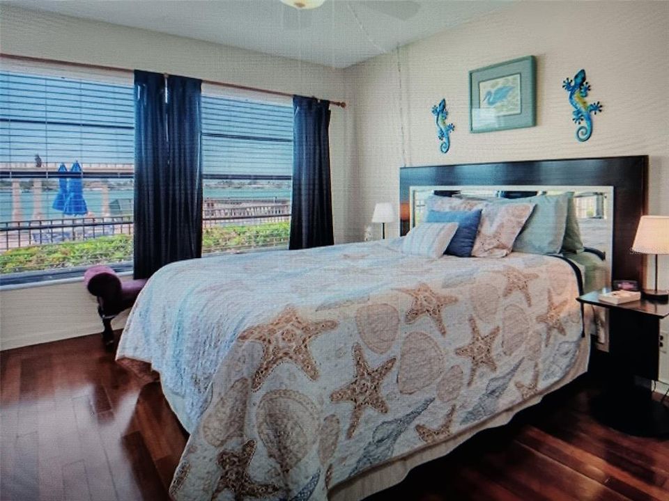 For Rent: $3,800 (2 beds, 2 baths, 890 Square Feet)