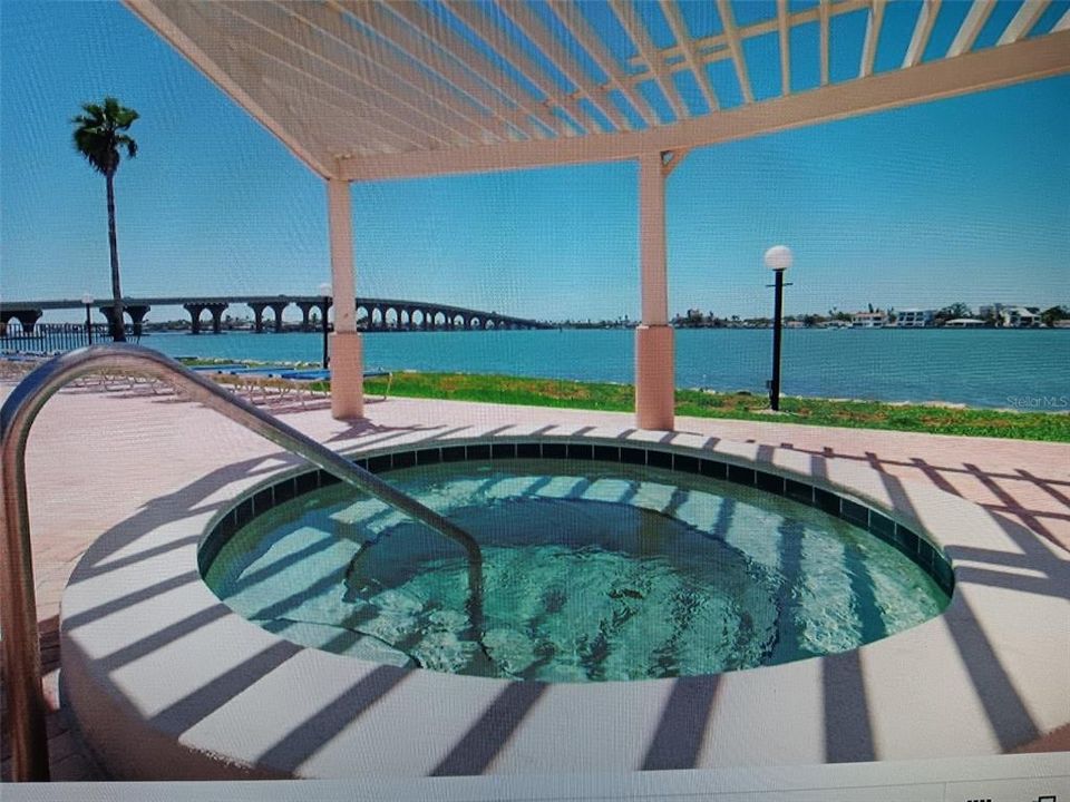 For Rent: $3,800 (2 beds, 2 baths, 890 Square Feet)