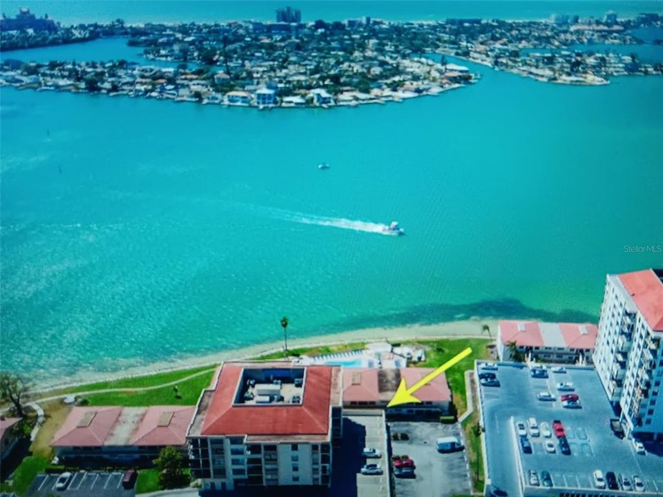 For Rent: $3,800 (2 beds, 2 baths, 890 Square Feet)