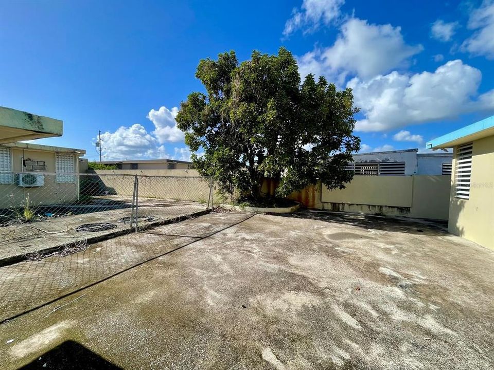 For Sale: $174,500 (3 beds, 1 baths, 1322 Square Feet)