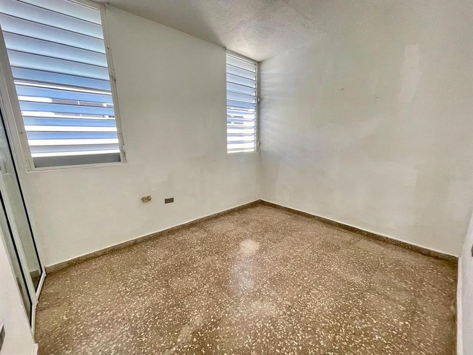 For Sale: $174,500 (3 beds, 1 baths, 1322 Square Feet)