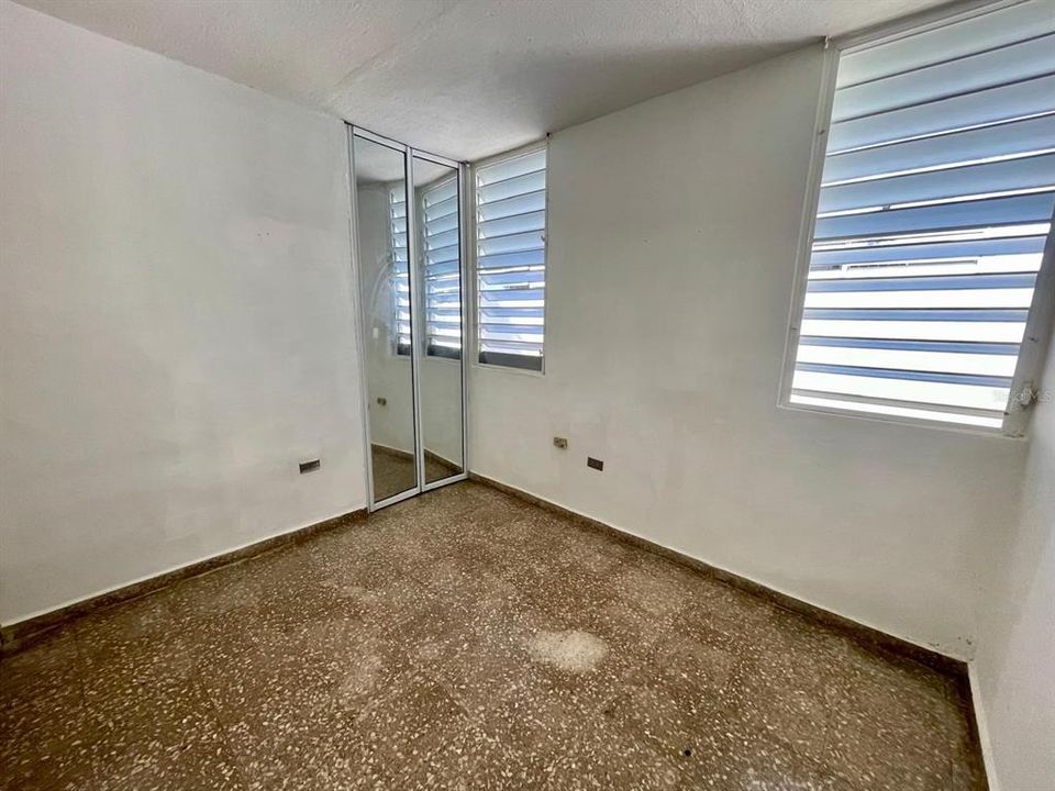 For Sale: $174,500 (3 beds, 1 baths, 1322 Square Feet)