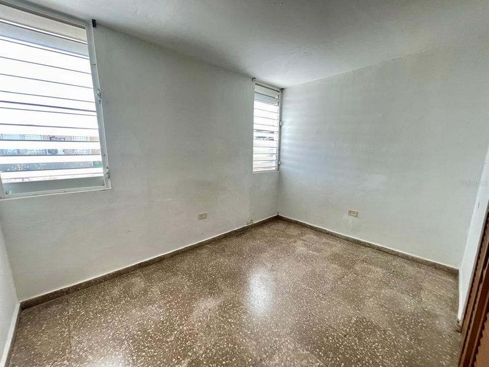 For Sale: $174,500 (3 beds, 1 baths, 1322 Square Feet)