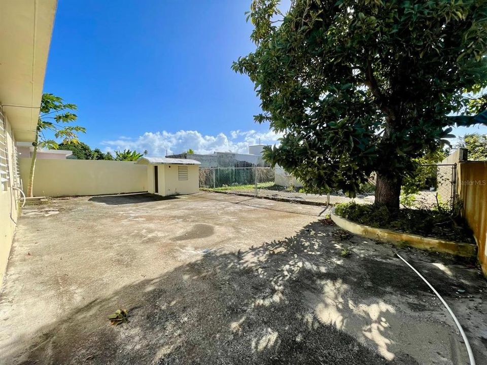 For Sale: $174,500 (3 beds, 1 baths, 1322 Square Feet)