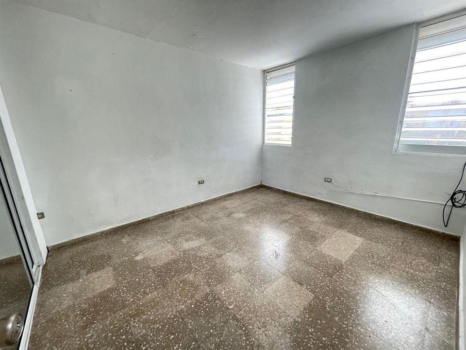 For Sale: $174,500 (3 beds, 1 baths, 1322 Square Feet)