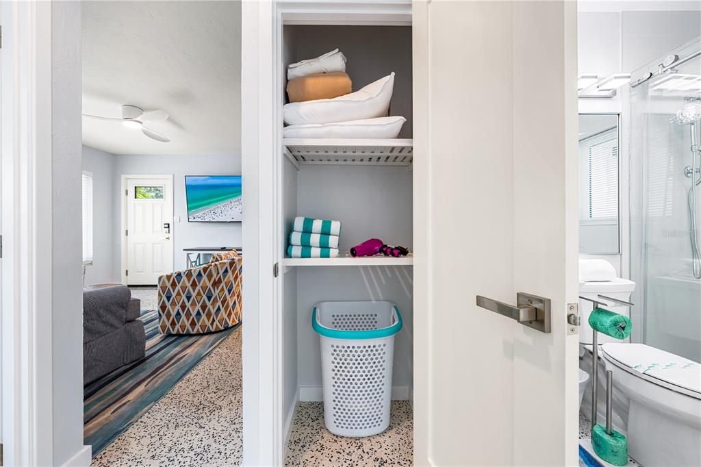 На продажу: $1,495,000 (4 спален, 2 ванн, 1249 Квадратных фут)