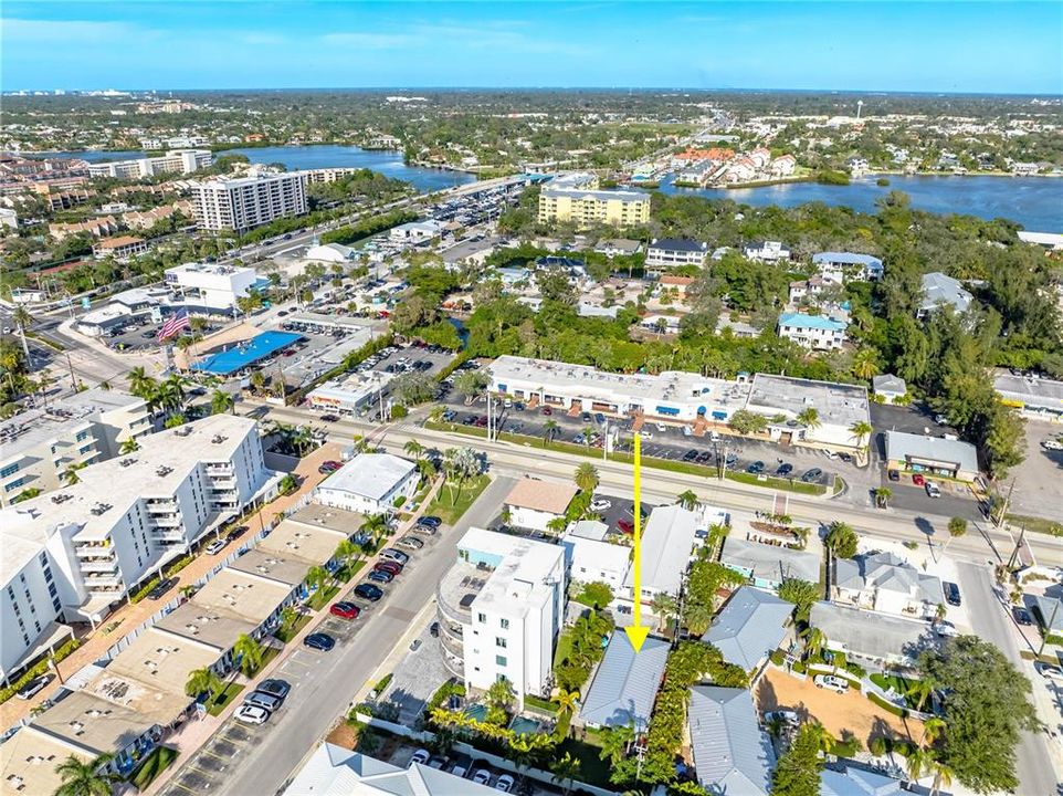 На продажу: $1,495,000 (4 спален, 2 ванн, 1249 Квадратных фут)