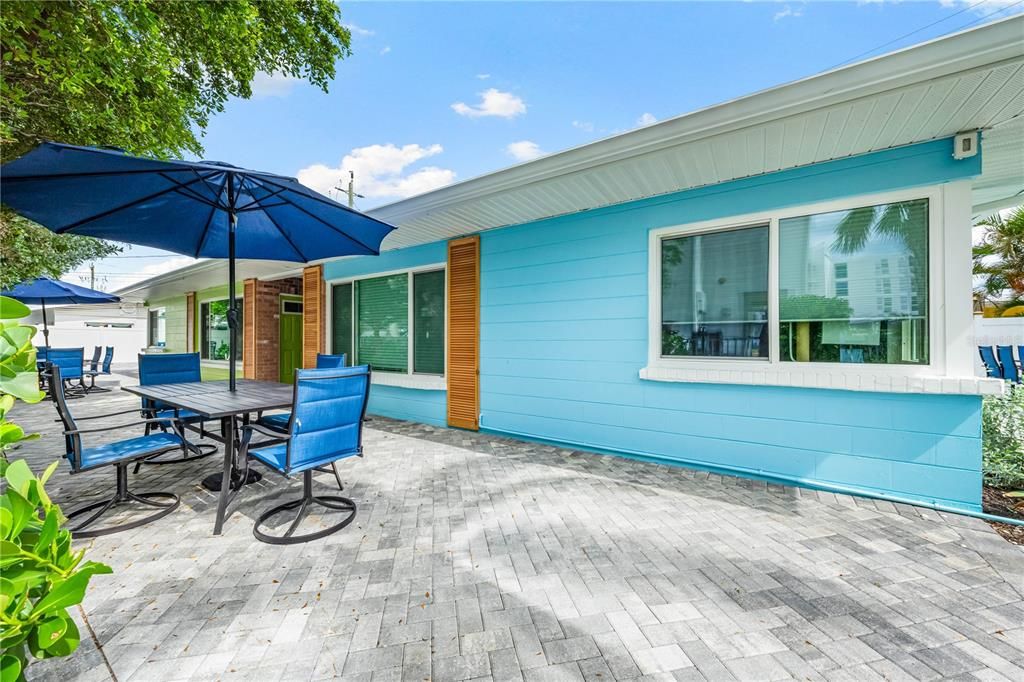 На продажу: $1,495,000 (4 спален, 2 ванн, 1249 Квадратных фут)