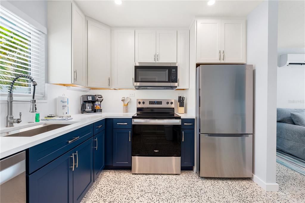 На продажу: $1,495,000 (4 спален, 2 ванн, 1249 Квадратных фут)