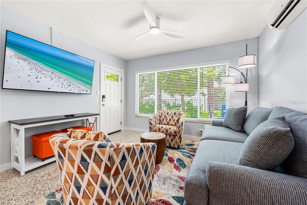 На продажу: $1,495,000 (4 спален, 2 ванн, 1249 Квадратных фут)