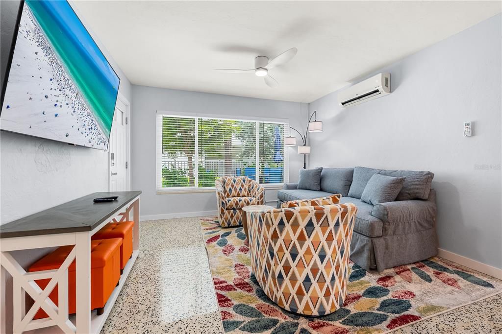 На продажу: $1,495,000 (4 спален, 2 ванн, 1249 Квадратных фут)