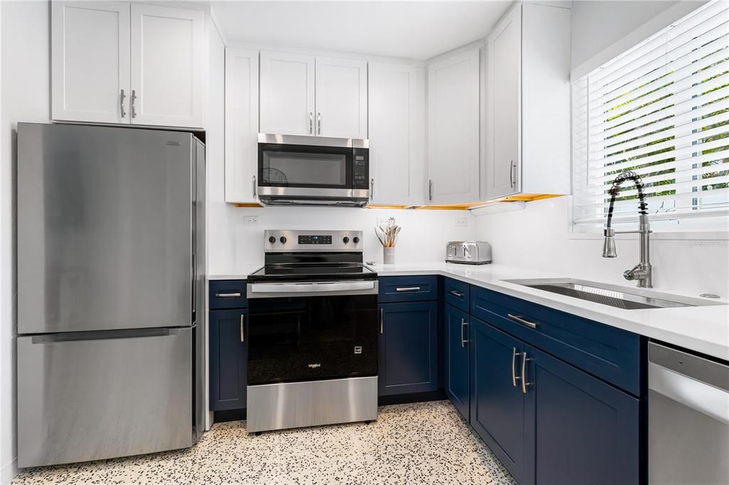 На продажу: $1,495,000 (4 спален, 2 ванн, 1249 Квадратных фут)