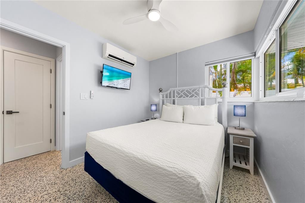 На продажу: $1,495,000 (4 спален, 2 ванн, 1249 Квадратных фут)