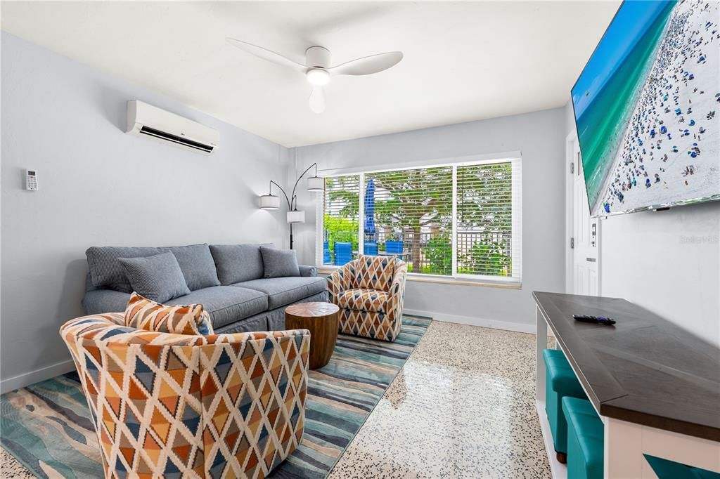 На продажу: $1,495,000 (4 спален, 2 ванн, 1249 Квадратных фут)