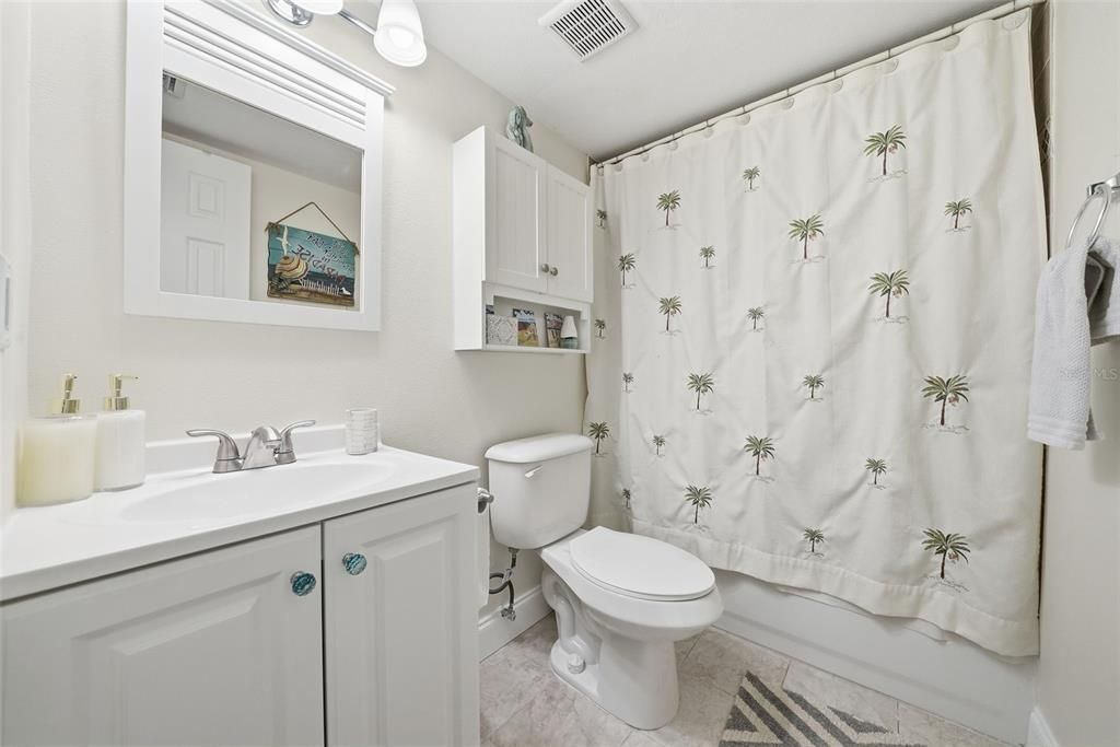 For Sale: $375,000 (2 beds, 2 baths, 1040 Square Feet)