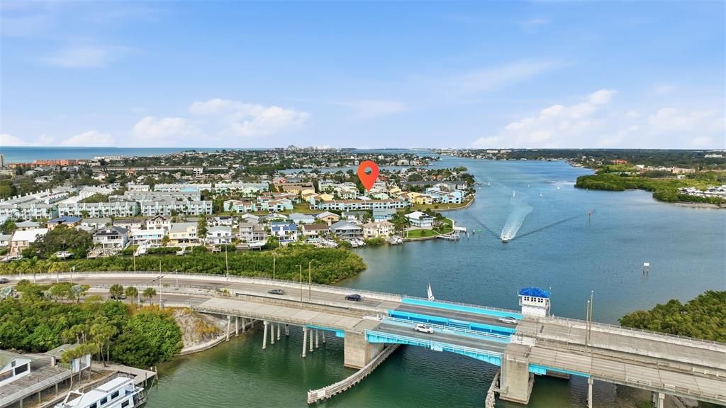 待售: $375,000 (2 贝兹, 2 浴室, 1040 平方英尺)