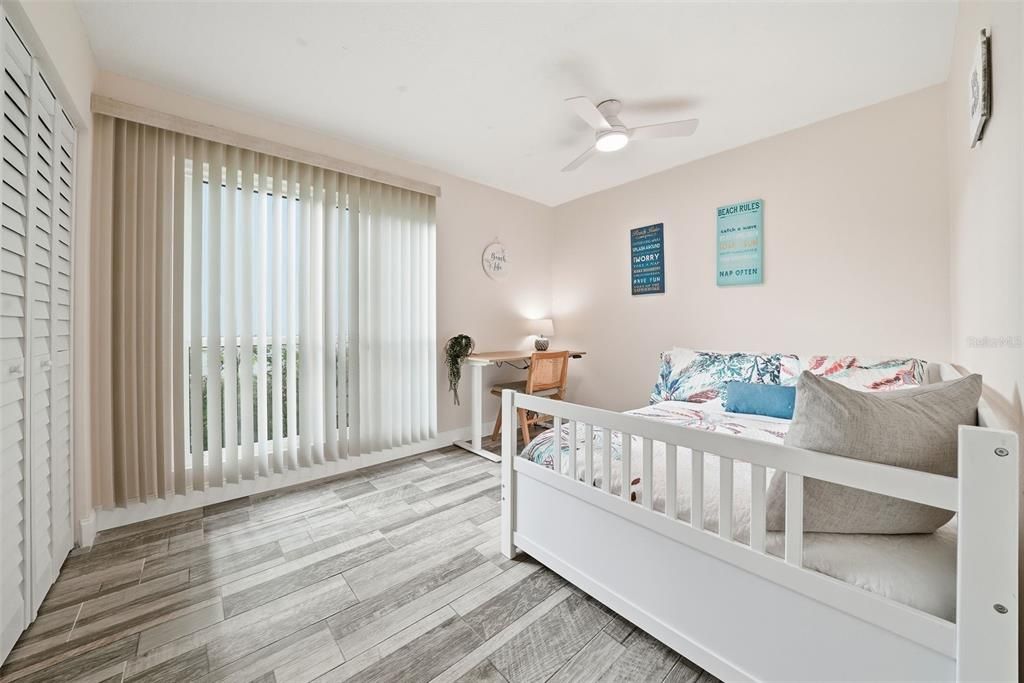 For Sale: $375,000 (2 beds, 2 baths, 1040 Square Feet)