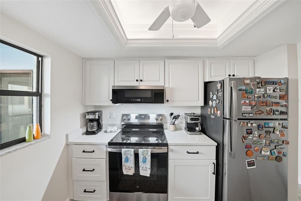 For Sale: $375,000 (2 beds, 2 baths, 1040 Square Feet)