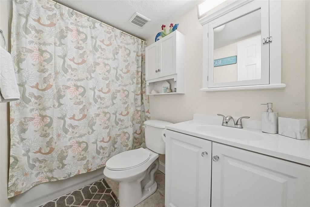 For Sale: $375,000 (2 beds, 2 baths, 1040 Square Feet)