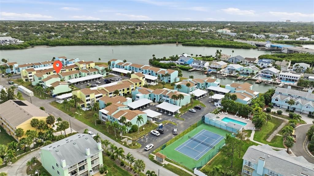 待售: $375,000 (2 贝兹, 2 浴室, 1040 平方英尺)