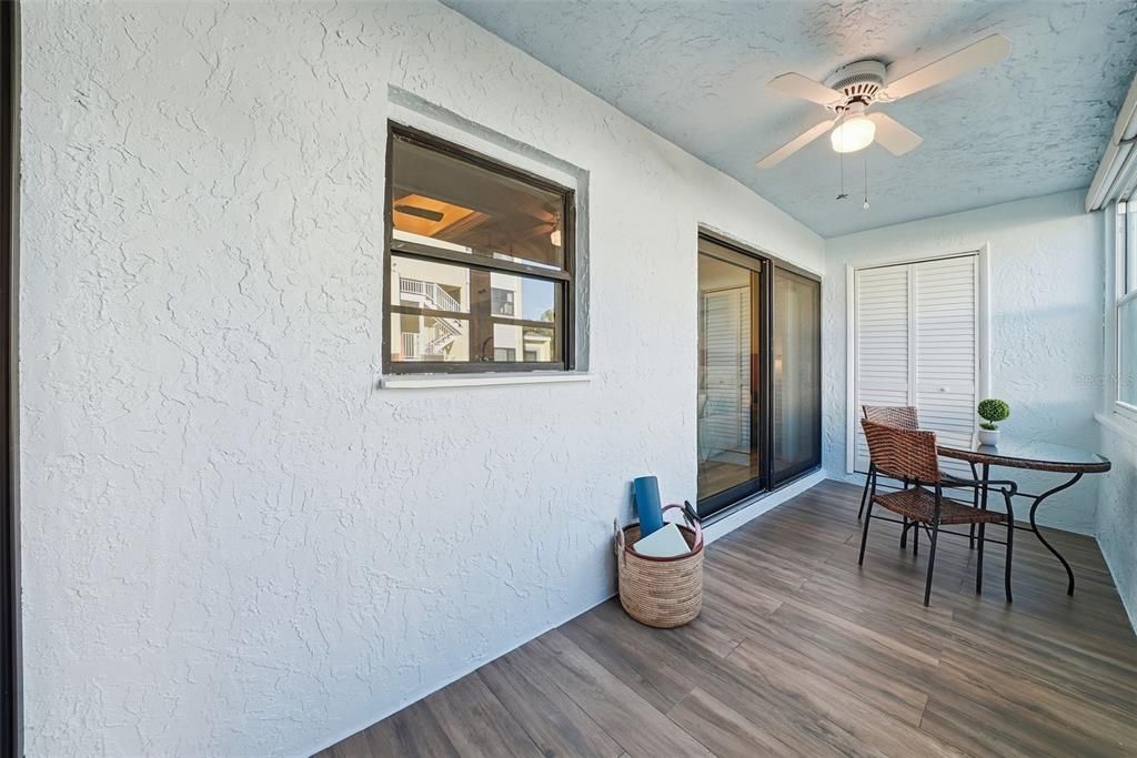 For Sale: $375,000 (2 beds, 2 baths, 1040 Square Feet)