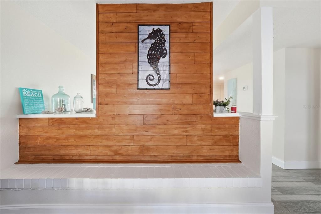 For Sale: $375,000 (2 beds, 2 baths, 1040 Square Feet)