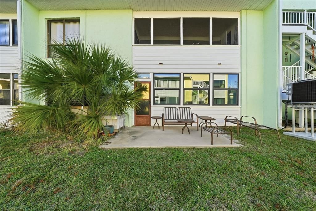 For Sale: $375,000 (2 beds, 2 baths, 1040 Square Feet)