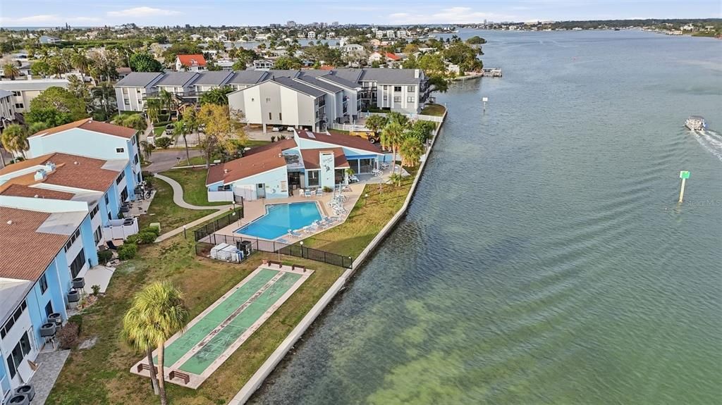 待售: $375,000 (2 贝兹, 2 浴室, 1040 平方英尺)