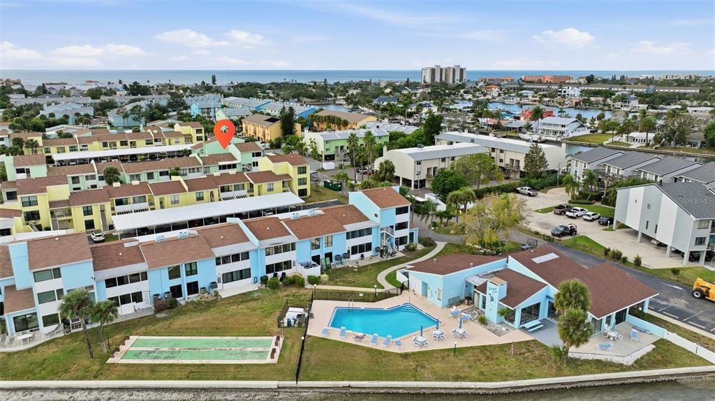 待售: $375,000 (2 贝兹, 2 浴室, 1040 平方英尺)