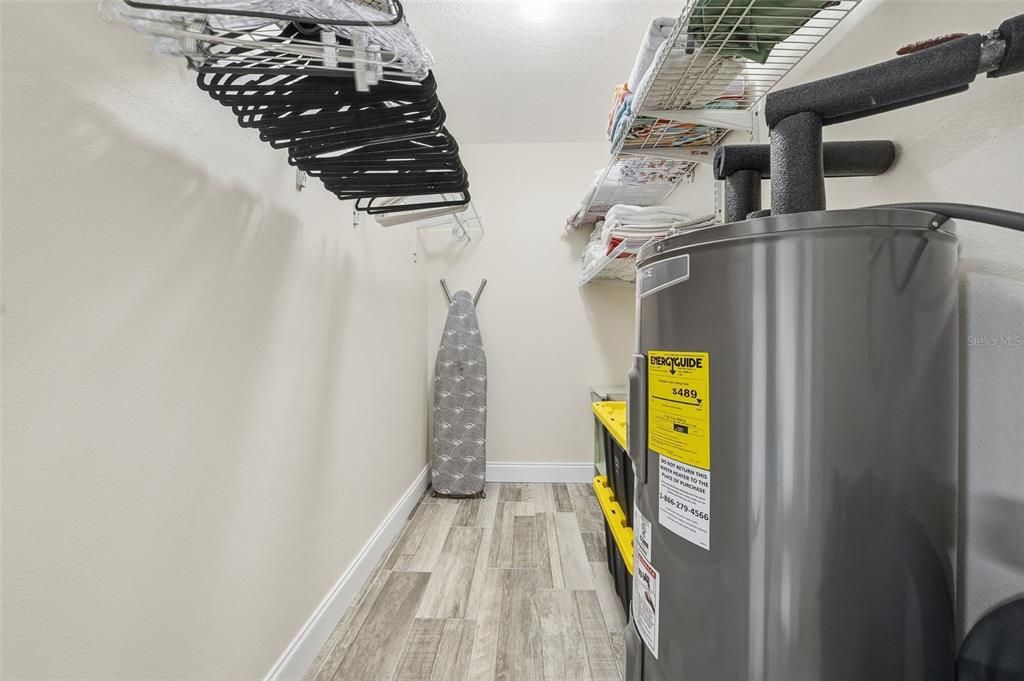 For Sale: $375,000 (2 beds, 2 baths, 1040 Square Feet)