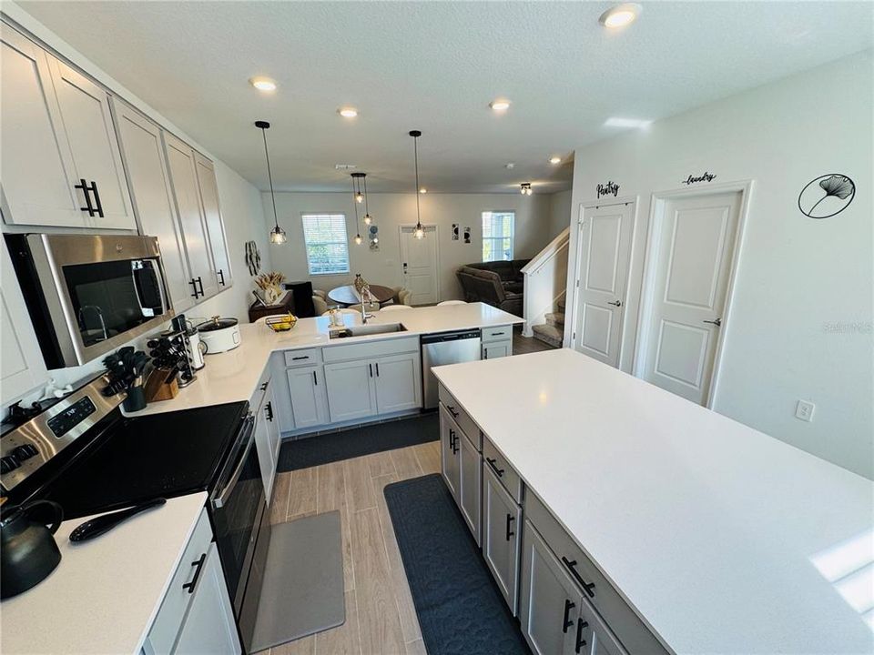 出租: $2,750 (3 贝兹, 2 浴室, 1618 平方英尺)