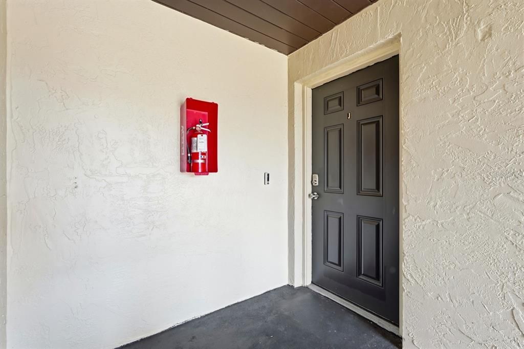 На продажу: $148,000 (2 спален, 2 ванн, 922 Квадратных фут)