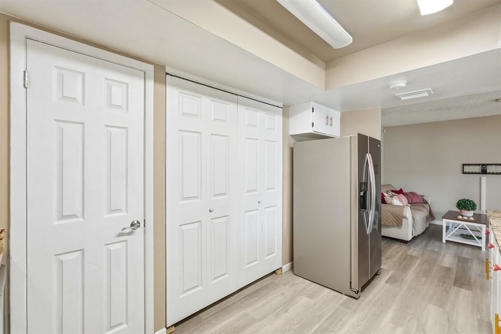 На продажу: $148,000 (2 спален, 2 ванн, 922 Квадратных фут)