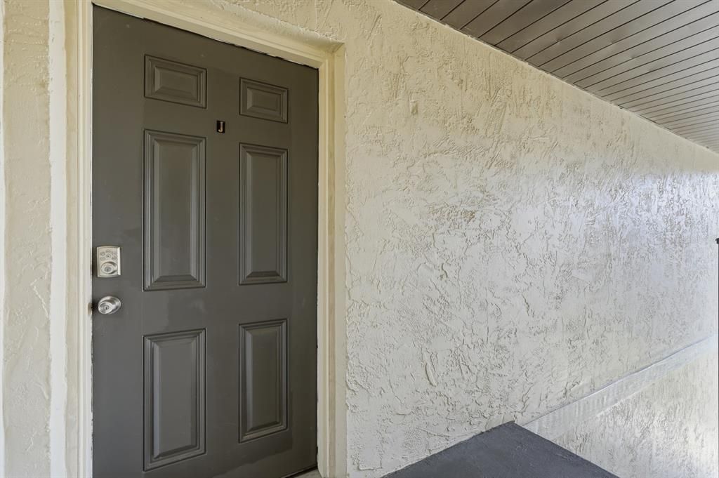 На продажу: $148,000 (2 спален, 2 ванн, 922 Квадратных фут)