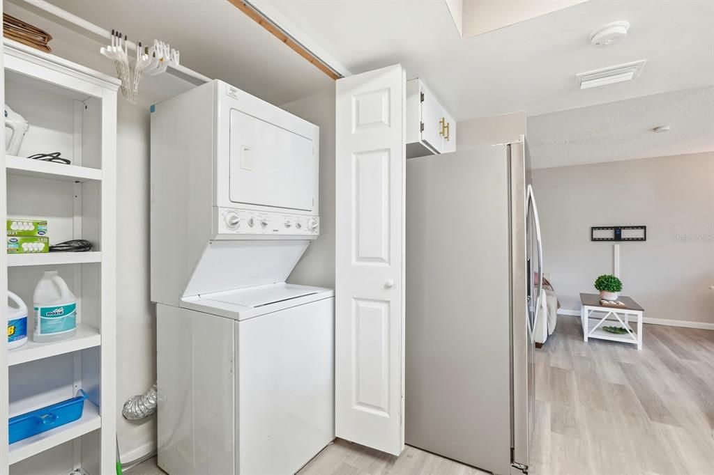 На продажу: $148,000 (2 спален, 2 ванн, 922 Квадратных фут)