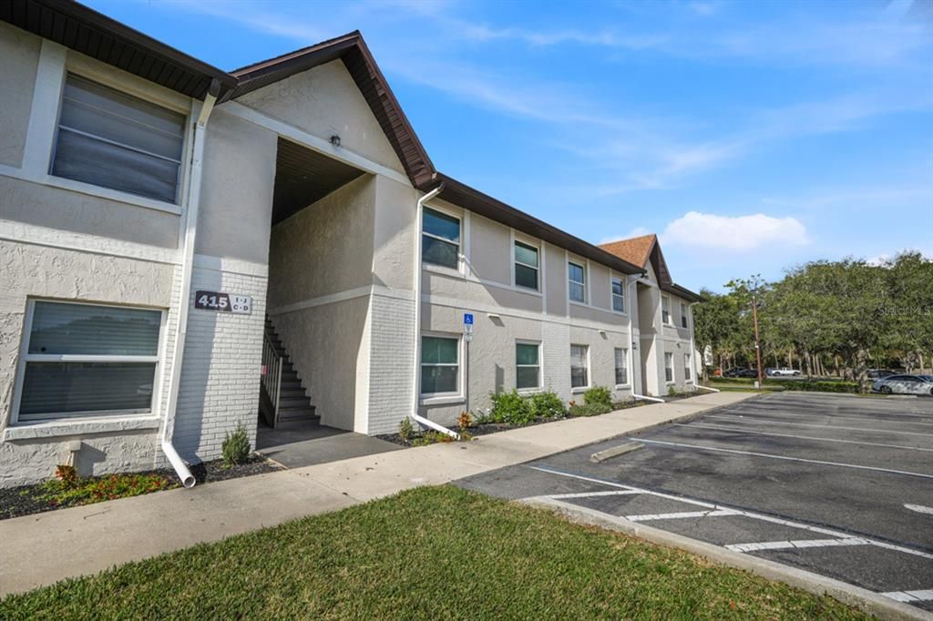 На продажу: $148,000 (2 спален, 2 ванн, 922 Квадратных фут)