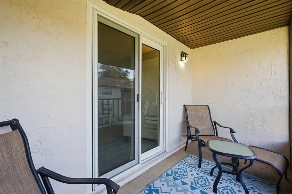 На продажу: $148,000 (2 спален, 2 ванн, 922 Квадратных фут)