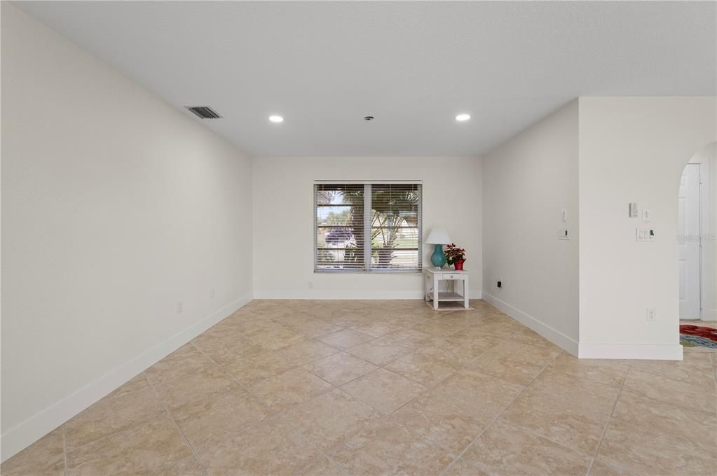 For Sale: $685,000 (3 beds, 2 baths, 1934 Square Feet)