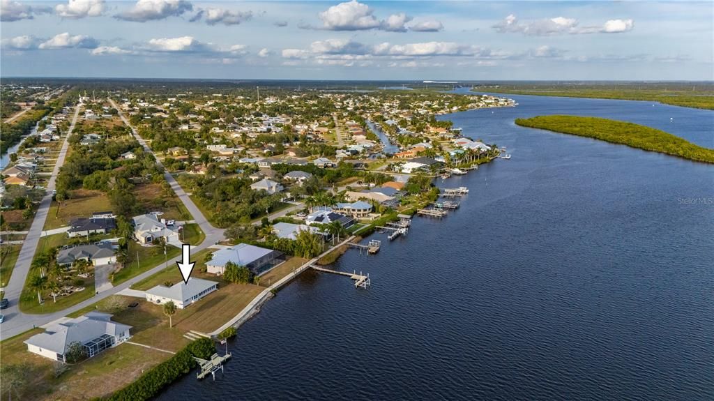 For Sale: $685,000 (3 beds, 2 baths, 1934 Square Feet)